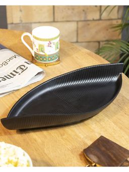 Voncasa - Melamine Matte Finish Boat Platter For Dining Table