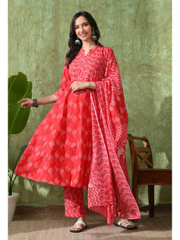 SILSELAH - Women Ethnic Floral Kurta with Pant & Dupatta