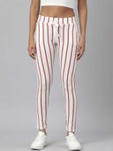 Maroon color option, Currently selected