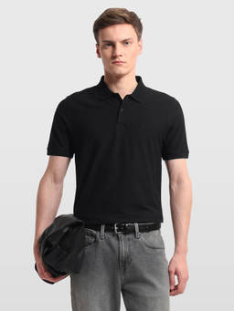 Arrow Sports - Men Solid Regular Fit Polo T-Shirt