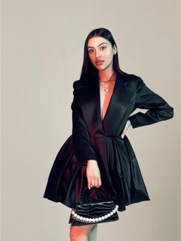 Prot Official - Long Sleeves Voluminous Blazer Dress