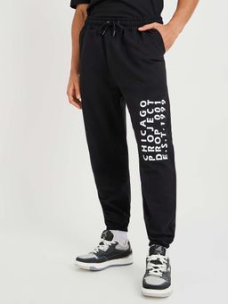 Styli - Men Oversized Fit Cotton Terry Black Joggers with Print Detail