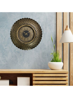 HomeTown - Aristo Classic Wall Clock With Antique Finish, Diameter 60Cm In Gold Colour