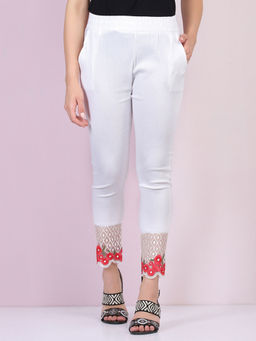 Buynewtrend - Women Cotton Silk White Solid Skinny Leggings