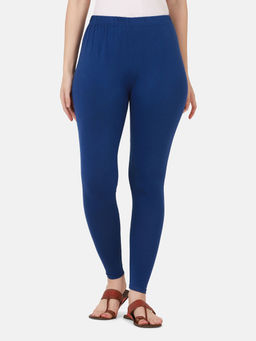 Buynewtrend - Women Cotton Blue Solid Skinny Leggings