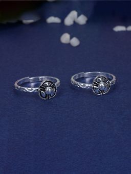 Praavy - 925 Oxidised Silver Circular Wire Adjustable Toe Ring