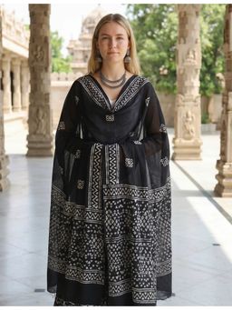 Hella Fashions - Black Cotton Geometric Dupatta