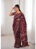 Maroon color option, Currently selected