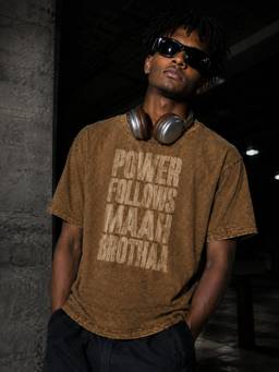Bene Kleed - Men Brown Regular fit Typography T-Shirt