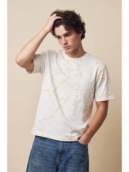 Simon Carter - Men Off White Abstract Printed Crew Neck T-Shirt