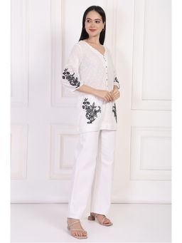 W - Polka Dot Embroidered Straight Cotton Top