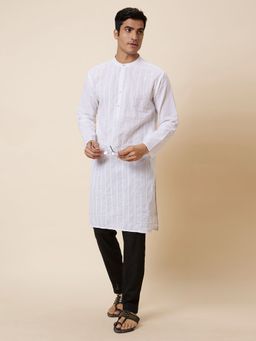 Globus - Men White Woven Design Kurta
