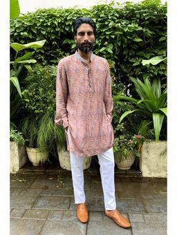 Spring Break - Men Multi-Colour Muslin Silk Printed Kurta with Pant