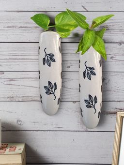 VarEesha - Hand Painted Flowers Off White Ceramic Wall Planters (Pack of 2)