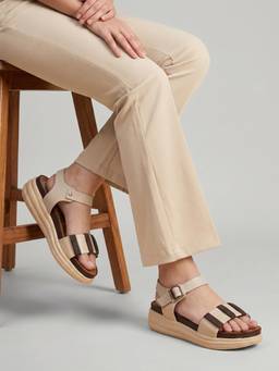 DENILL - Women’S Two Tone Buckle Sandals Cream and Brown Straps