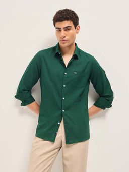 The Bear House - Men Green Solid Shirt
