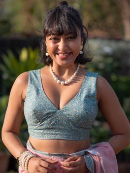 Suta - Women Blue Floral Printed Cambric Cotton Padded Sleeveless Stitched Blouse