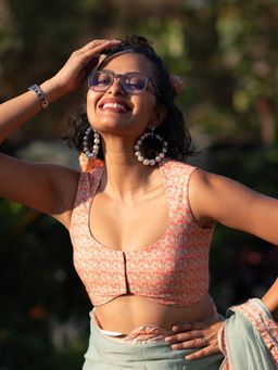 Suta - Women Peach Floral Printed Cambric Cotton Padded Sleeveless Stitched Blouse