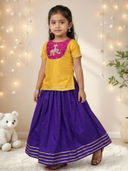 Yellow color option, Currently selected