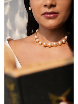 BINNI - Pearl Necklace and Earring Set