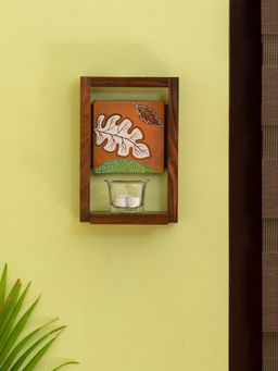 ExclusiveLane - 'Shades of a Leaf' Wall Tea-Light Holder in Sheesham Wood & Terracotta