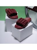 Maroon color option, Currently selected