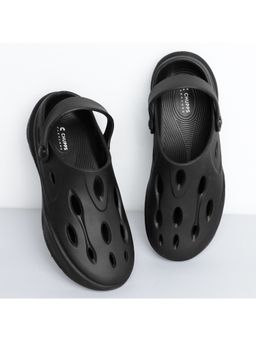 Chupps - Men Black Gator Clogs