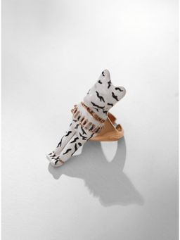 Outhouse - The Kitten Kidult Ring In Winter White