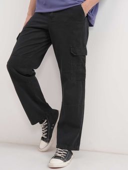 HIGHLANDER - Men Black Cargo Cut and Sew Regular Fit Cargo