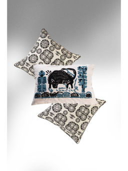 Freedom Tree - White Ensemble The Bull Cushion Covers (Pack Of 3)