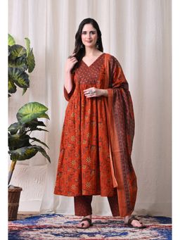 Meera Fab - Rust Floral Regular V-Neck Anarkali Kurta Pant & Dupatta