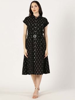 Saffron Threads - Black Printed Midi Dress with Belt Set Size ()