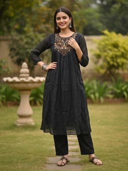 FASHOR - Women Black Floral Embroidered Co-Ord Set