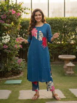 FASHOR - Women Blue Floral Printed Kurta with Pant