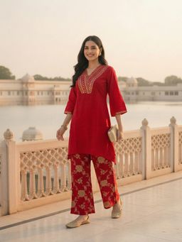 FASHOR - Women Red Floral Mirror Work Kurta with Pant