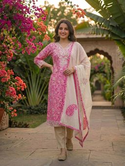 FASHOR - Women Pink Floral Embroidered Kurta with Pant and Dupatta