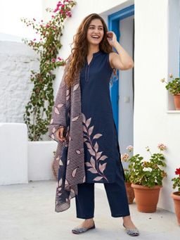FASHOR - Women Navy Blue Floral Embroidered Kurta with Pant and Dupatta
