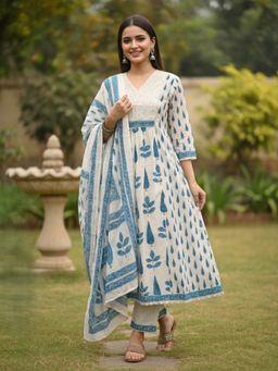 FASHOR - Women Off White Floral Printed Anarkali Kurta with Pant and Dupatta