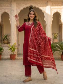 FASHOR - Women Maroon Embroidered Thread Work Kurta with Pant and Dupatta