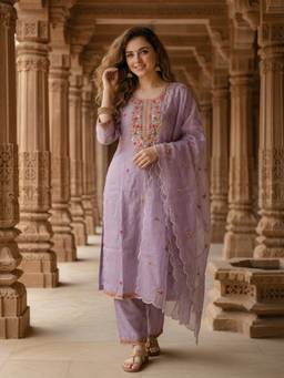 FASHOR - Women Lavender Floral Embroidered Kurta with Pant and Dupatta