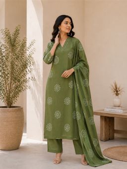 Vastramyaa - Women Olive Floral Printed Kurta with Pant and Dupatta