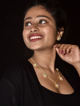 Peach Tassels - Sleek Kundan Drops Necklace Set