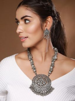 Gahan - Silver-Plated Artificial Stone Studded & Beaded Textured Jewellery Set