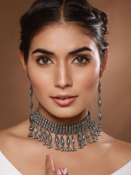 Gahan - Metallic Silver Plated & Beaded Oxidized Jewellery Set