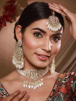Gahan - Jazz And Sizzle Gold-Plated Kundan Studded Pearl Necklace with Earrings & Mangtikka