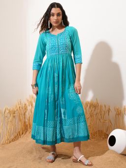 VISHUDH - Women Green Printed Midi Dress