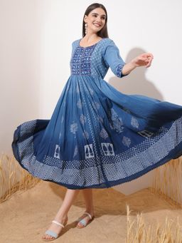 VISHUDH - Women Blue Printed Midi Dress
