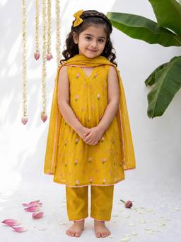 ARTH LIFE - Mustard Phool Embroidered Kurti With Pant And Dupatta
