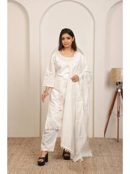 NEEL ART - White Cotton Blend Kurta Pant with Dupatta.
