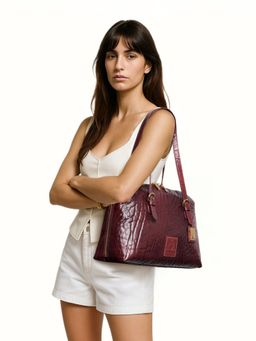 Hidesign - Pont Neuf 01 Genuine Leather Women's Maroon Shoulder Bag (M)